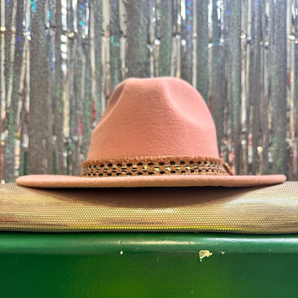 Juicy Brim Hat! - Picture 5 of 5